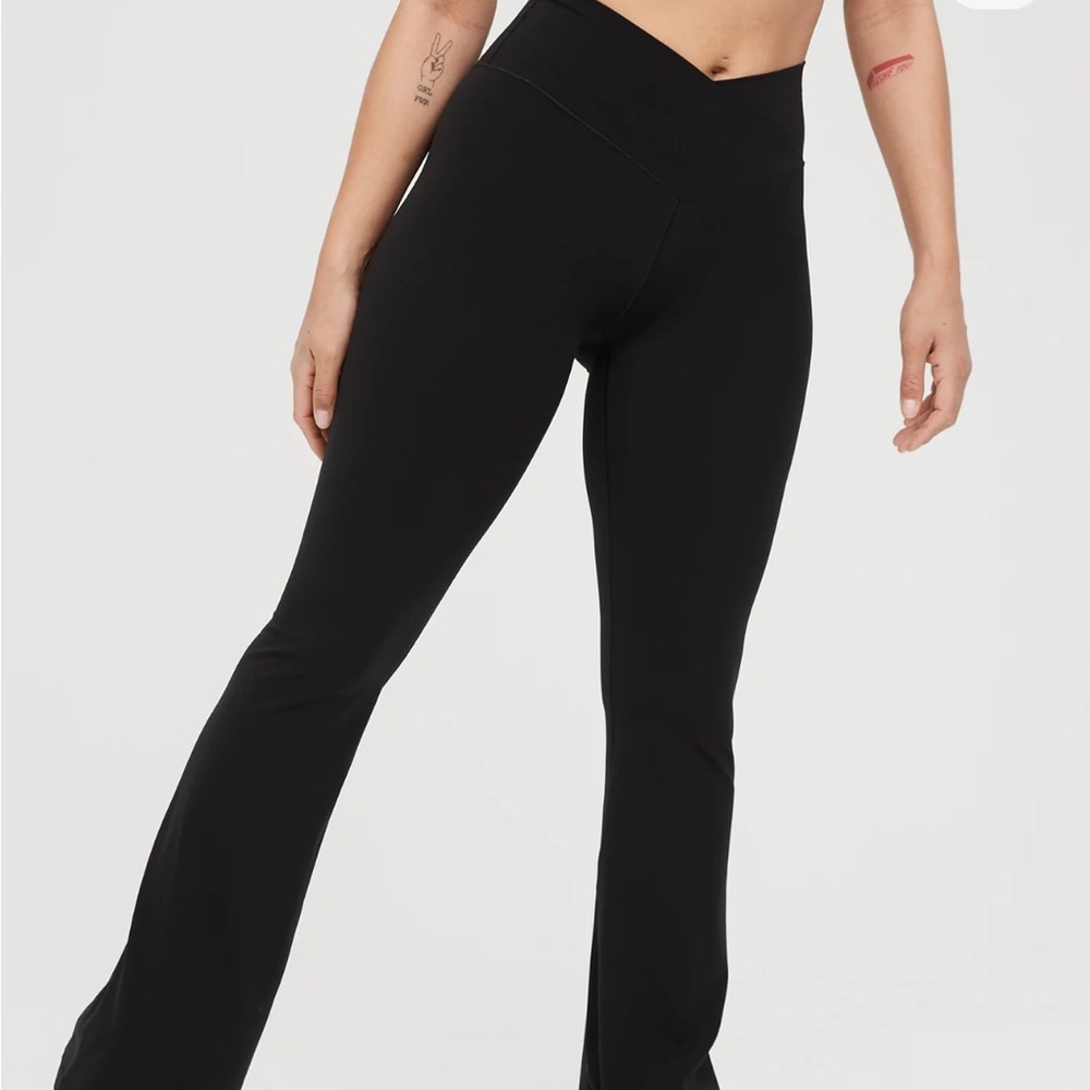 Aerie OFFLINE crossover flare legging